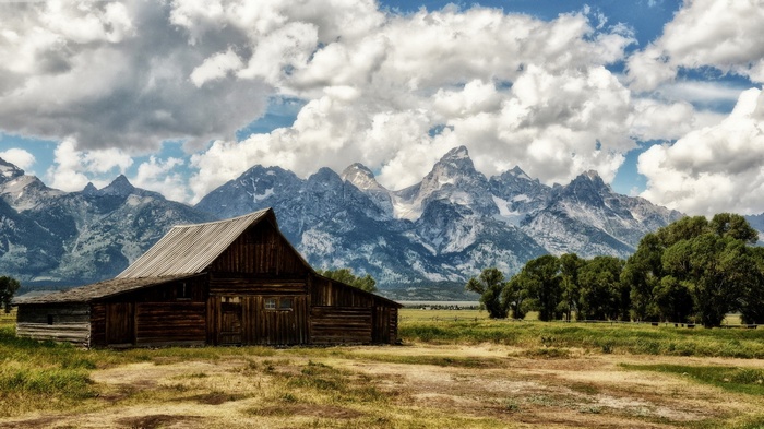 Barn in front of the Teton Mountains