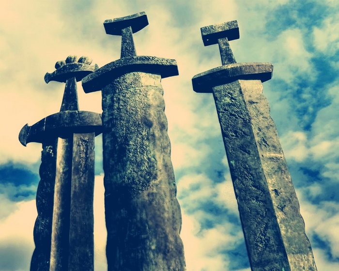 Sverd i fjell (Swords in Rock) monument