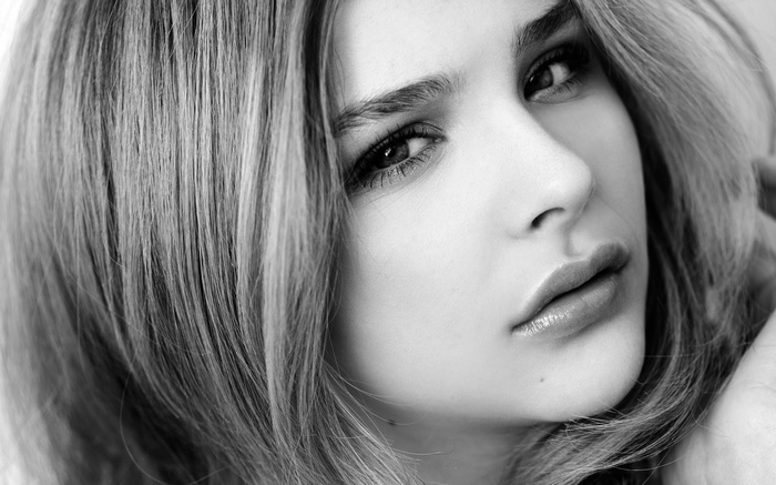 Chloë Grace Moretz monochrome portrait