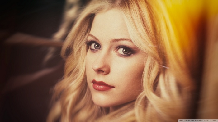 Avril Lavigne close-up portrait