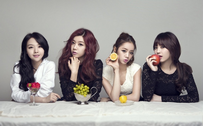 Girls Day with Fruit