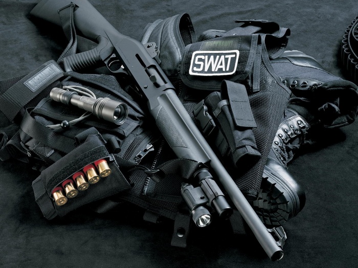 Benelli M4 Super 90 shotgun with SWAT gear