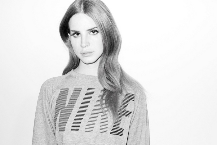Lana Del Rey wearing a Nike sweatshirt