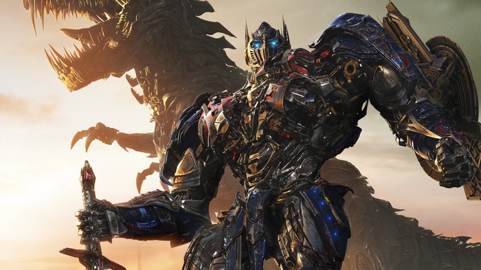 Optimus Prime and a dinosaur in Transformers: Age of Extinction