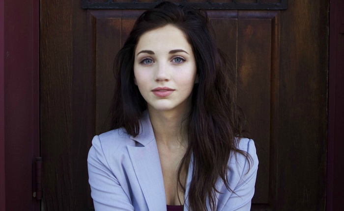 Emily Rudd face women model blue eyes brunette