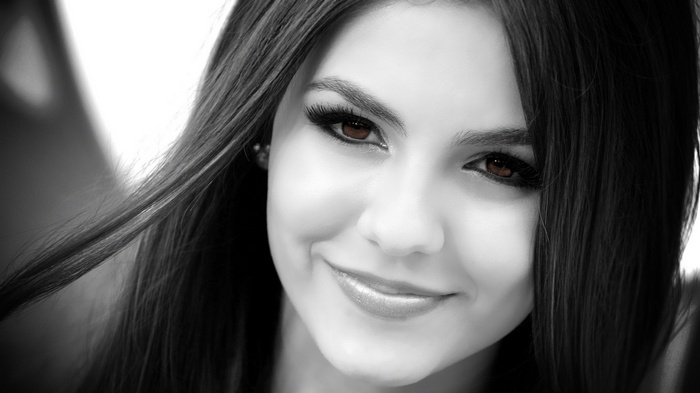 Victoria Justice portrait with selective coloring