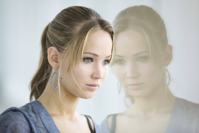 Jennifer Lawrence blonde woman with reflection