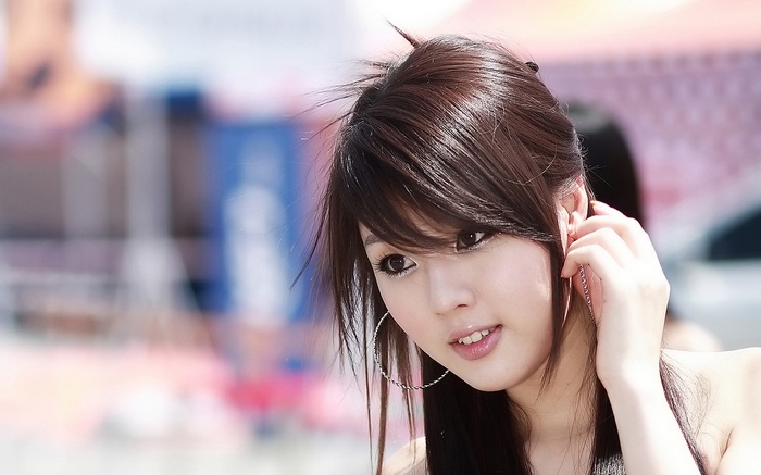 Hwang Mi Hee posing for a photo