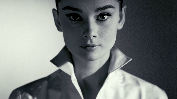 Audrey Hepburn portrait in black and white