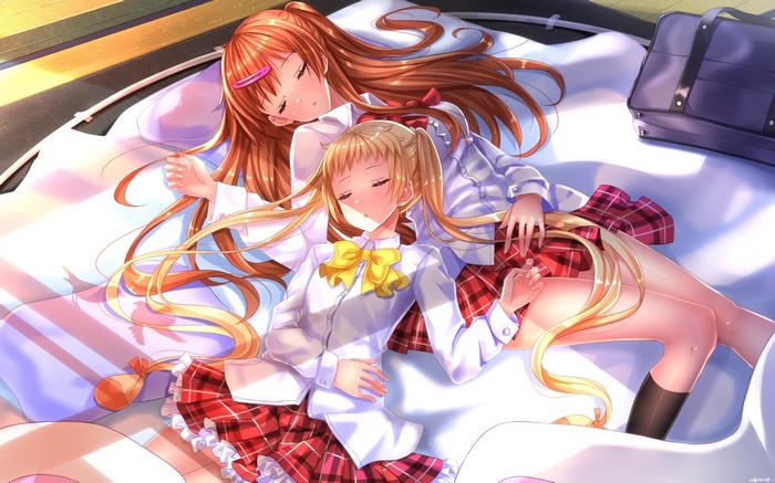 Nibutani Shinka and Dekomori Sanae sleeping
