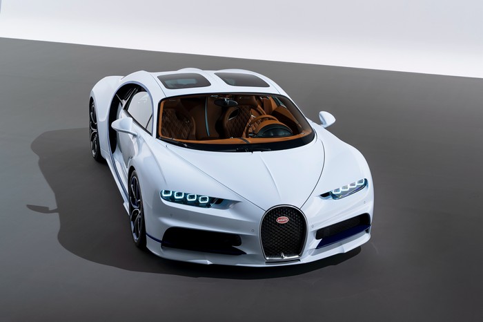 Bugatti Chiron Sky View 4K