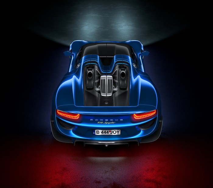 Blue Porsche 918 Spyder 4K