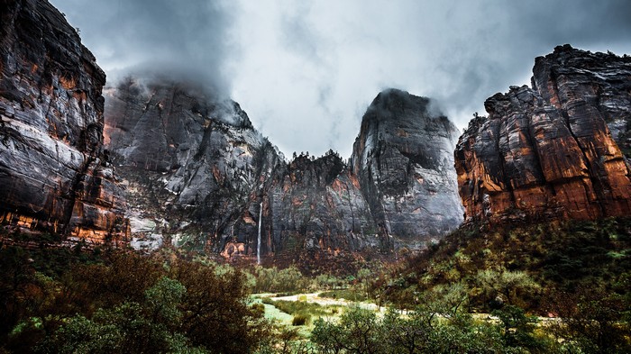 4K Waterfall in Zion National Park