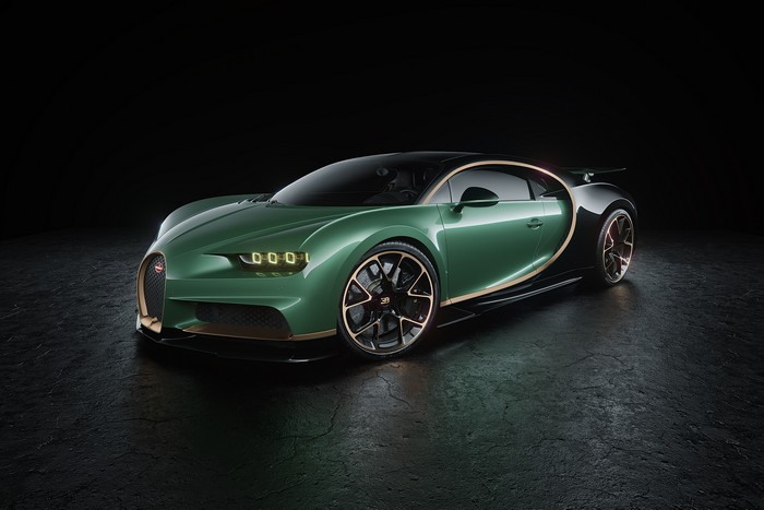Bugatti Chiron in green and black with gold accents