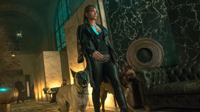 Halle Berry with dogs in John Wick 3 Parabellum