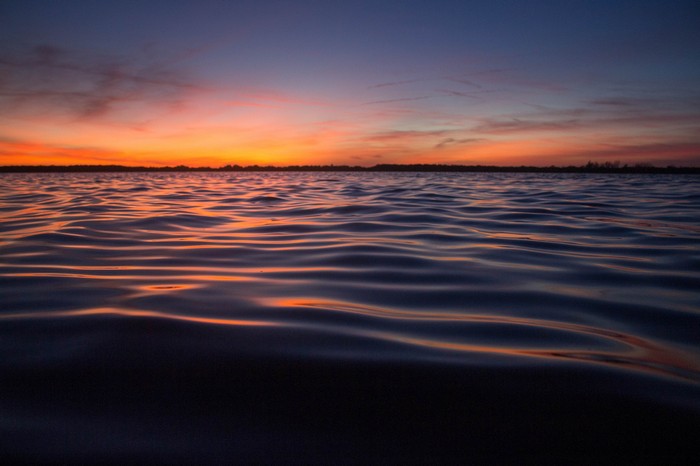 Minimalist ocean sunset 4K