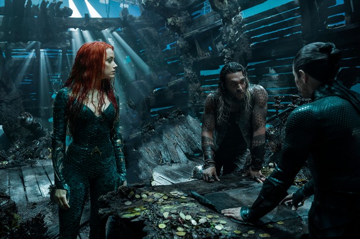 Aquaman and Mera in an Underwater Shipwreck 4K