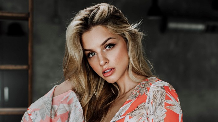 Marina Laswick 4K