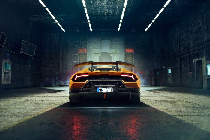 4K Orange Lamborghini Huracan Performante in Garage