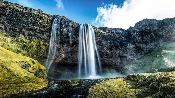 4K Waterfall in Iceland