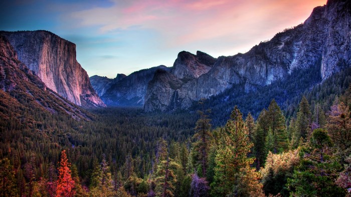 Yosemite Valley at sunset with El Capitan