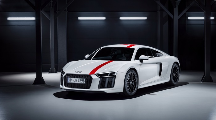White Audi R8 V10 RWS with red stripes