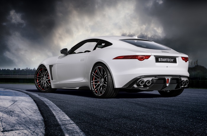 White Startech Jaguar F-Type 4K