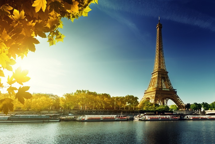 Eiffel Tower and Seine River in Paris 4K