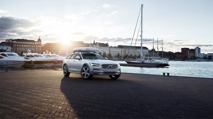 Volvo V90 Cross Country 4K