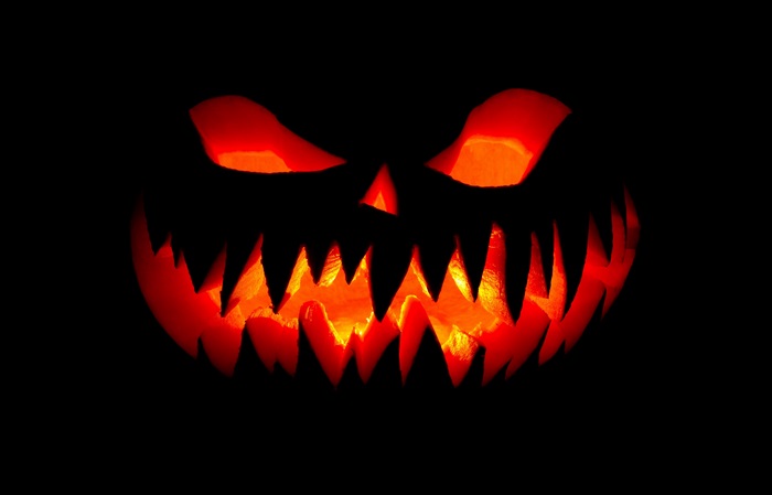 4K Scary Jack-o'-Lantern Face with Glowing Eyes