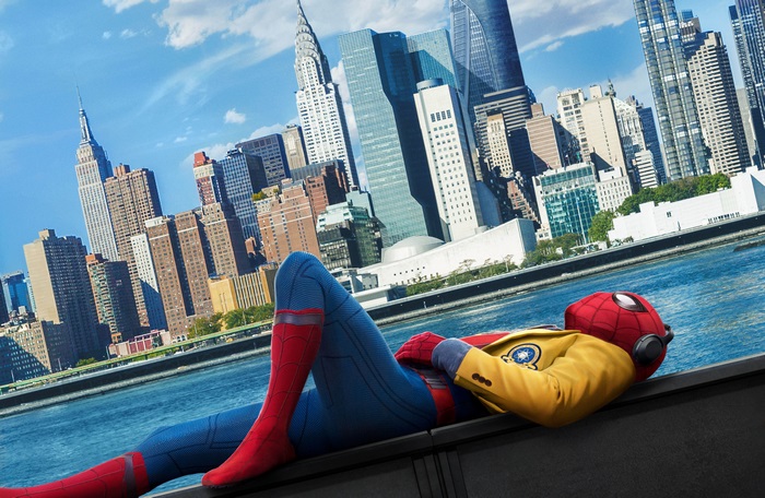 Spider-Man Homecoming 4K Cityscape Relaxed Pose