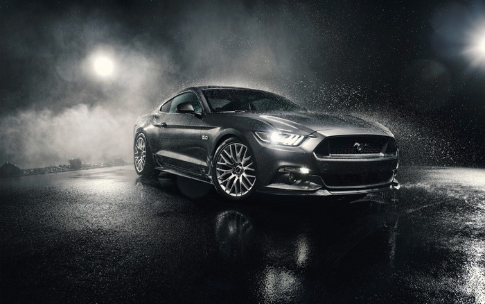 Ford Mustang 5.0 car in the rain