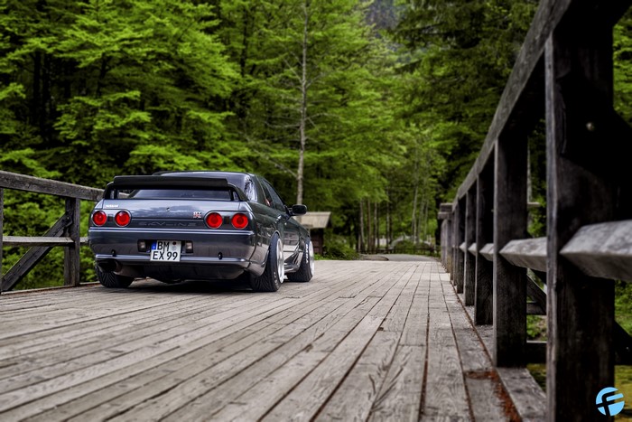 Nissan Skyline R32 on a wooden bridge