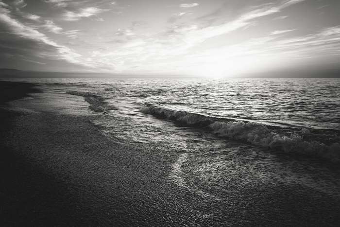 Black and White Beach Sunset with Waves 4K