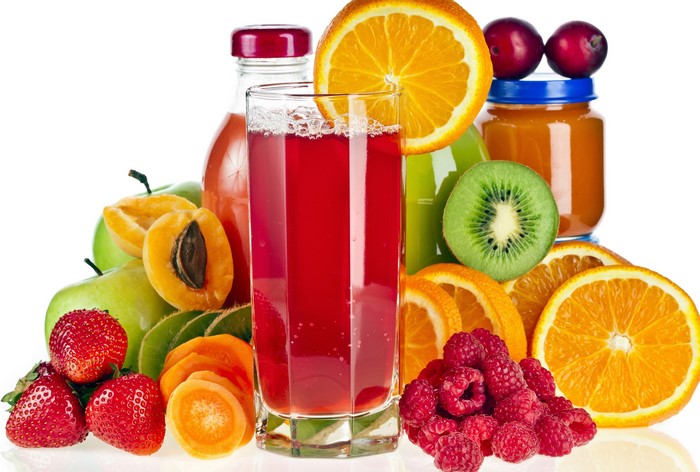 Fresh Mixed Berry and Fruit Juice with Whole Fruits