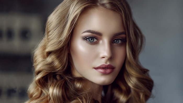 4K Portrait of Blonde Woman with Wavy Hair