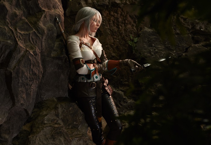 Ciri Cosplay from The Witcher 3 in Forest