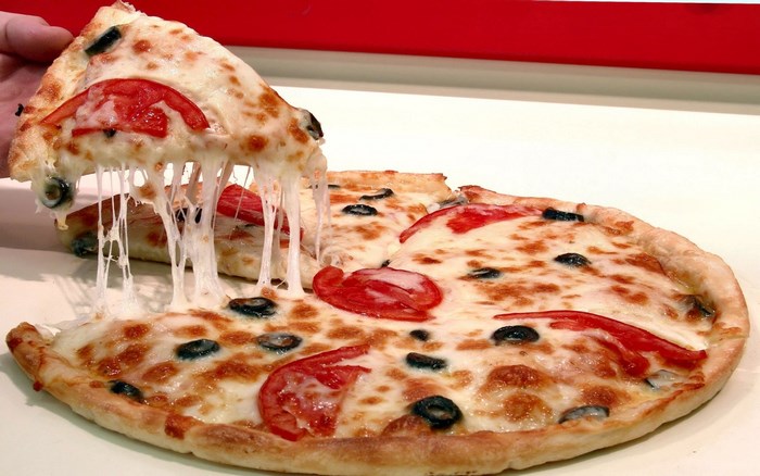Pizza with tomatoes and olives