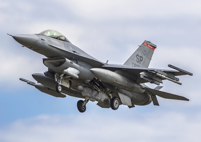 4K General Dynamics F-16 Fighting Falcon Jet