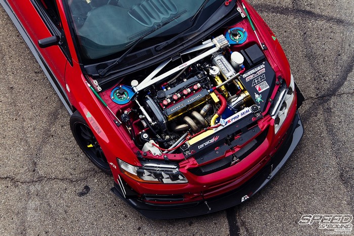 Mitsubishi Lancer Evolution IX engine bay