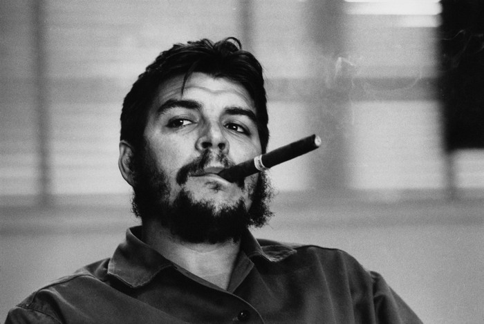 Che Guevara smoking a cigar