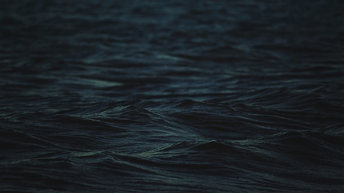Dark ocean waves 4K