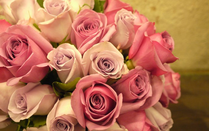 Bouquet of pink and lavender roses