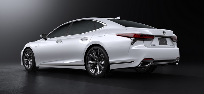 White Lexus LS 500 F Sport 4K