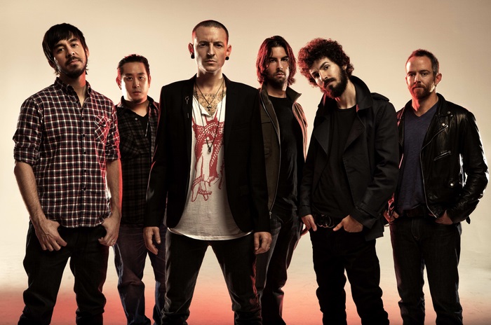 Linkin Park band members posing