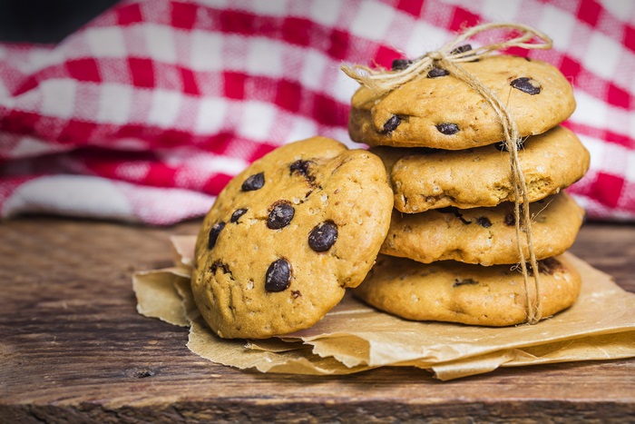 Chocolate chip cookies tied with twine