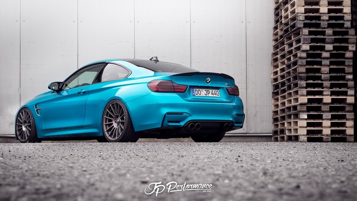 Blue BMW M4 by JP Performance