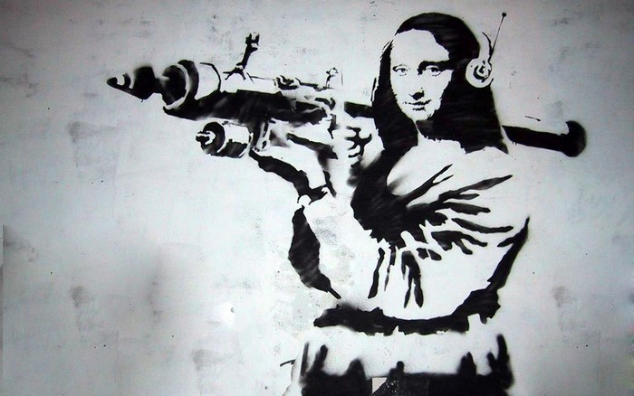 Mona Lisa holding a rocket launcher