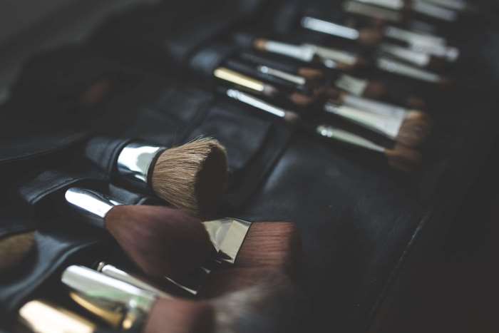 Makeup brushes in a case 4K