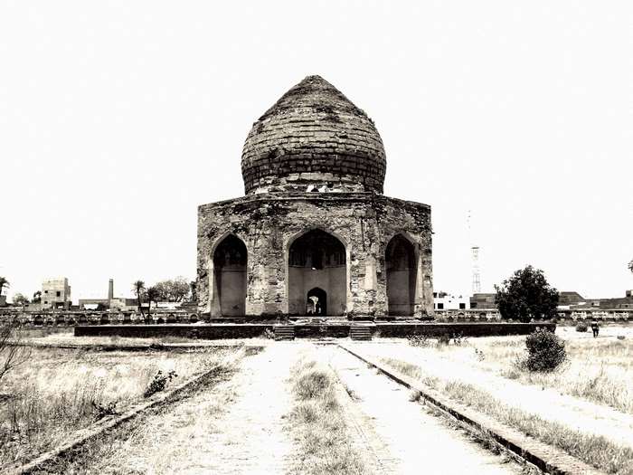 Tomb in Lahore, Pakistan 4K